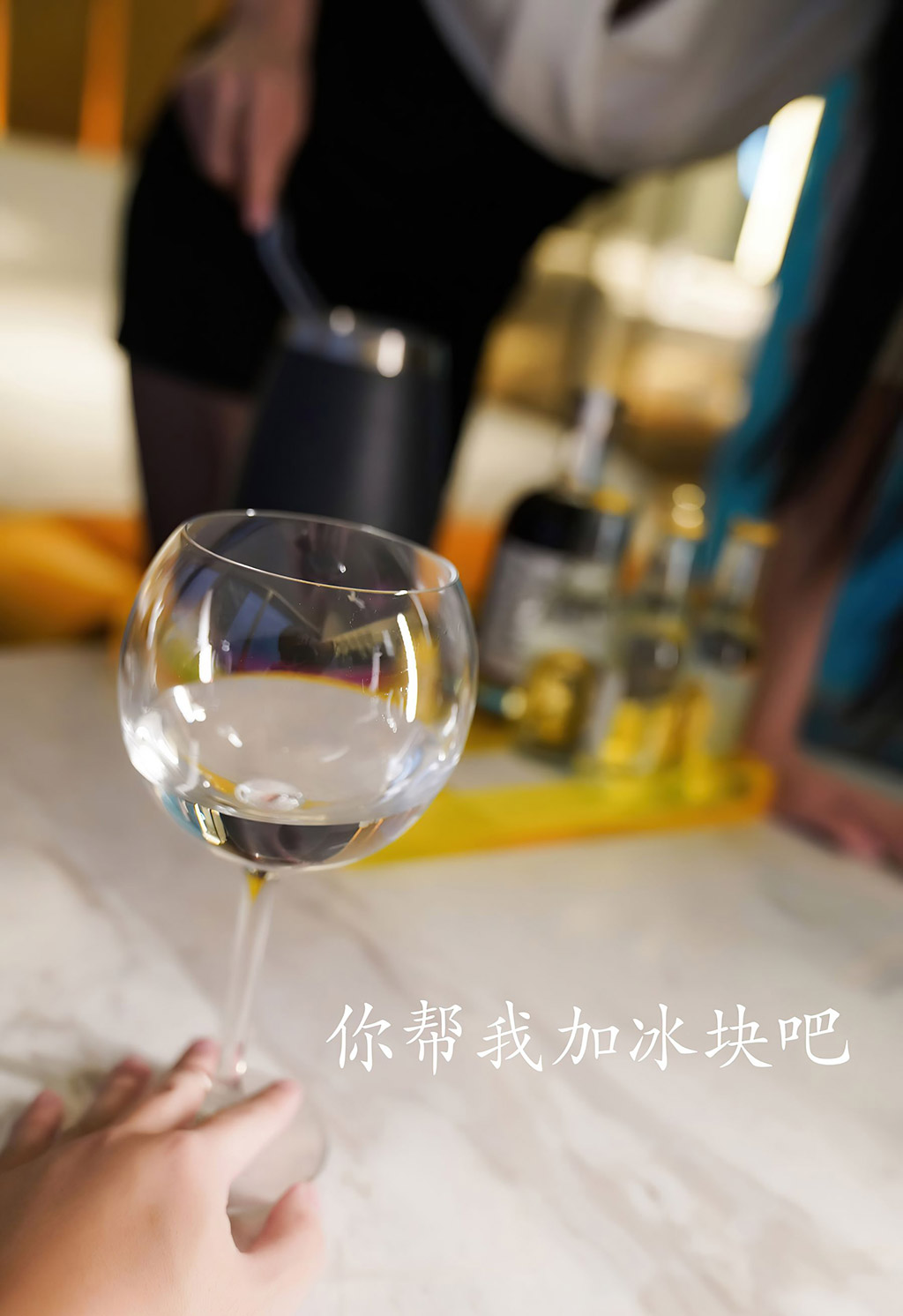 葛征酒店服务员送酒剧情主题系列