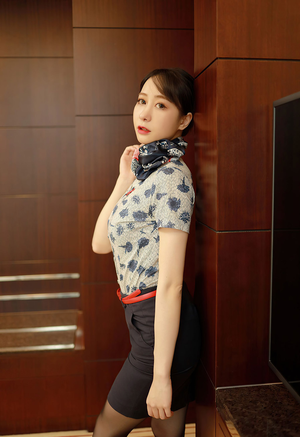 水水er空姐制服身材婀娜多姿