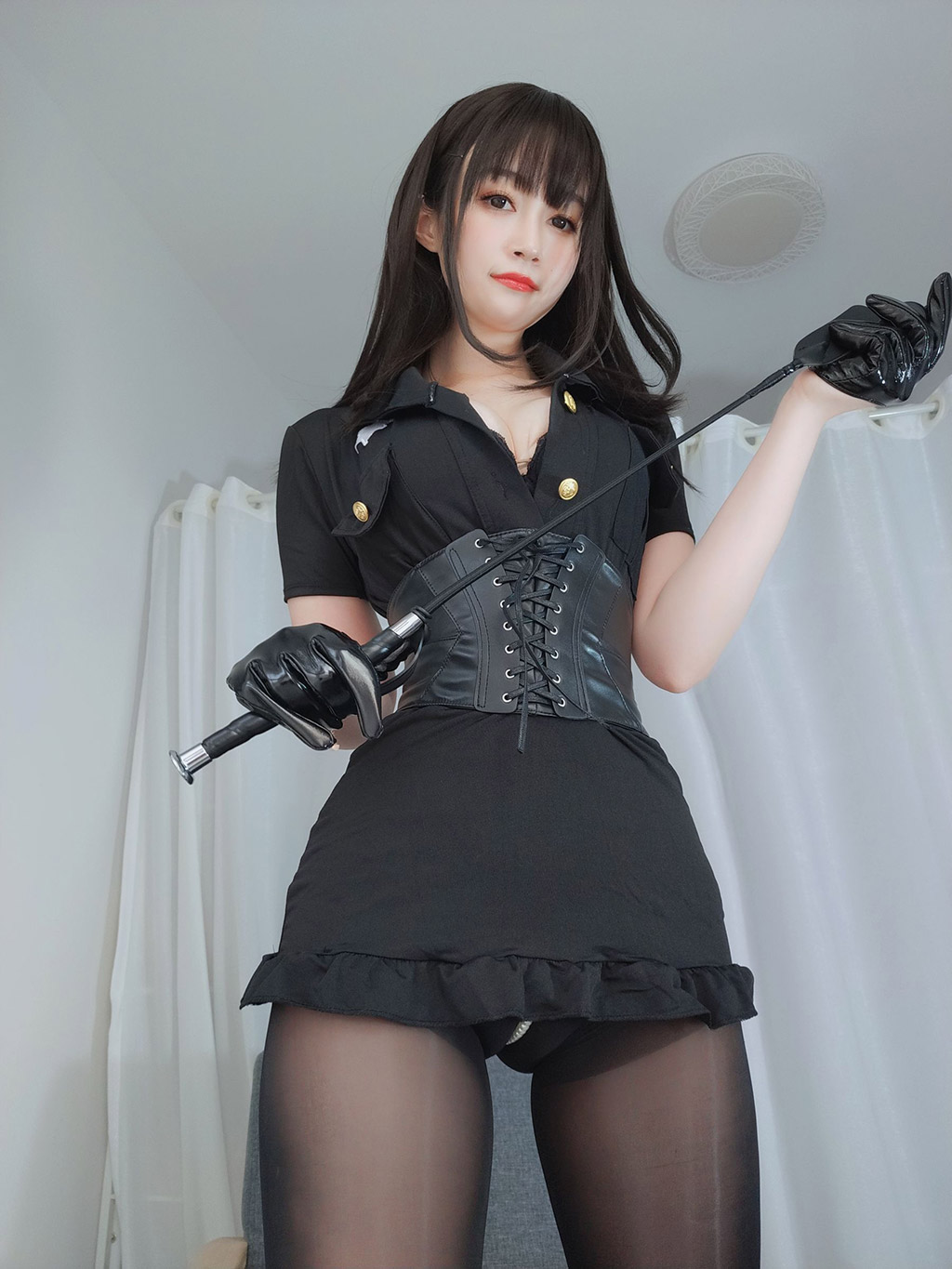 白银小姐姐COS福利抖S火辣撩人