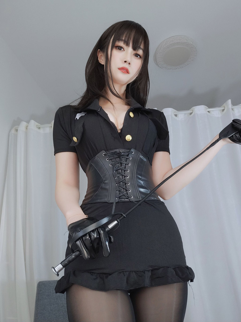 白银小姐姐COS福利抖S火辣撩人