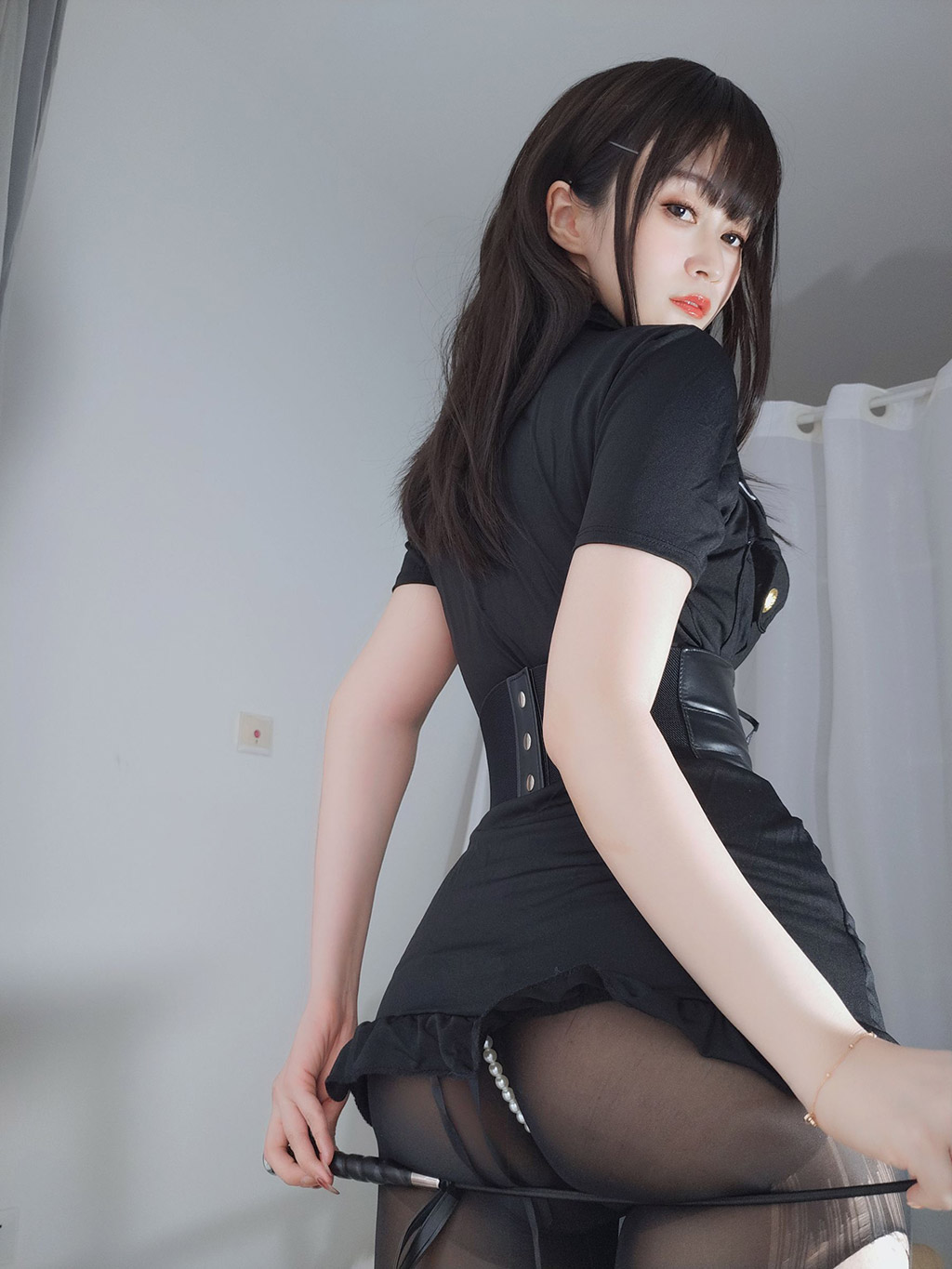 白银小姐姐COS福利抖S火辣撩人