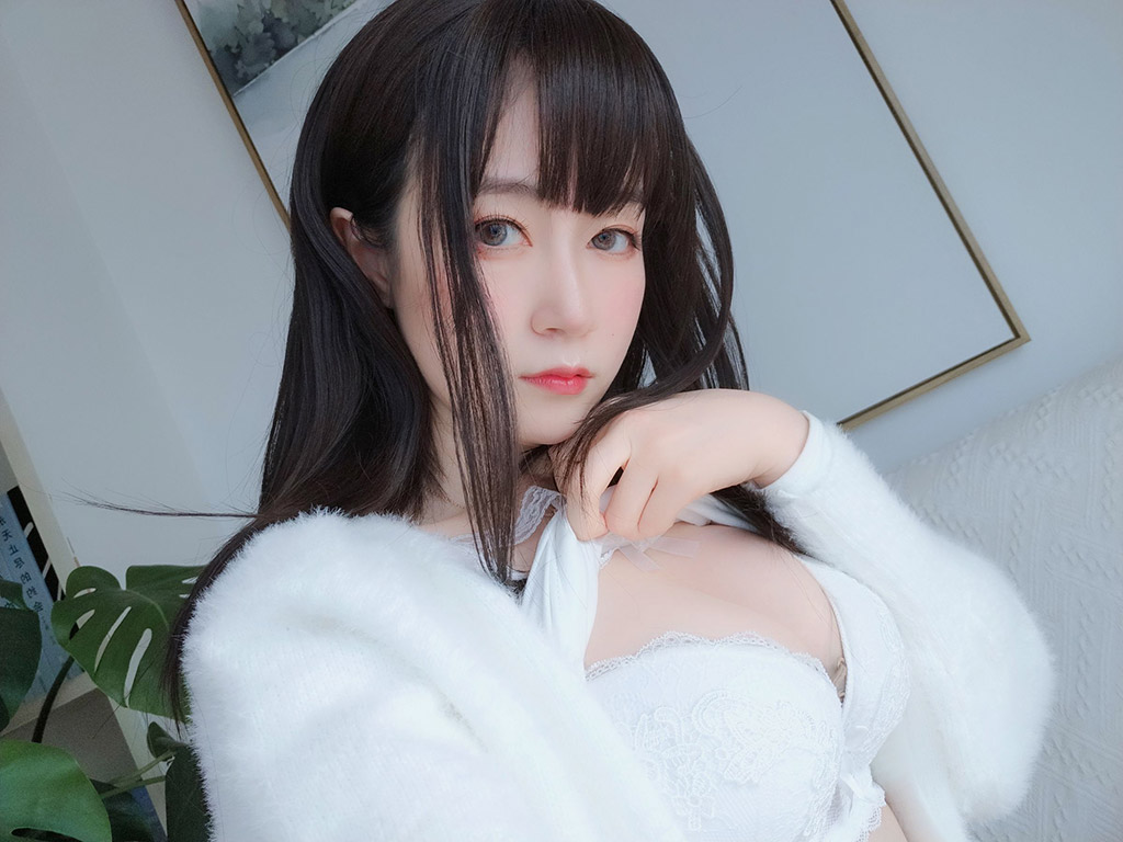 Coser小姐姐白银白蕾丝 写真套图