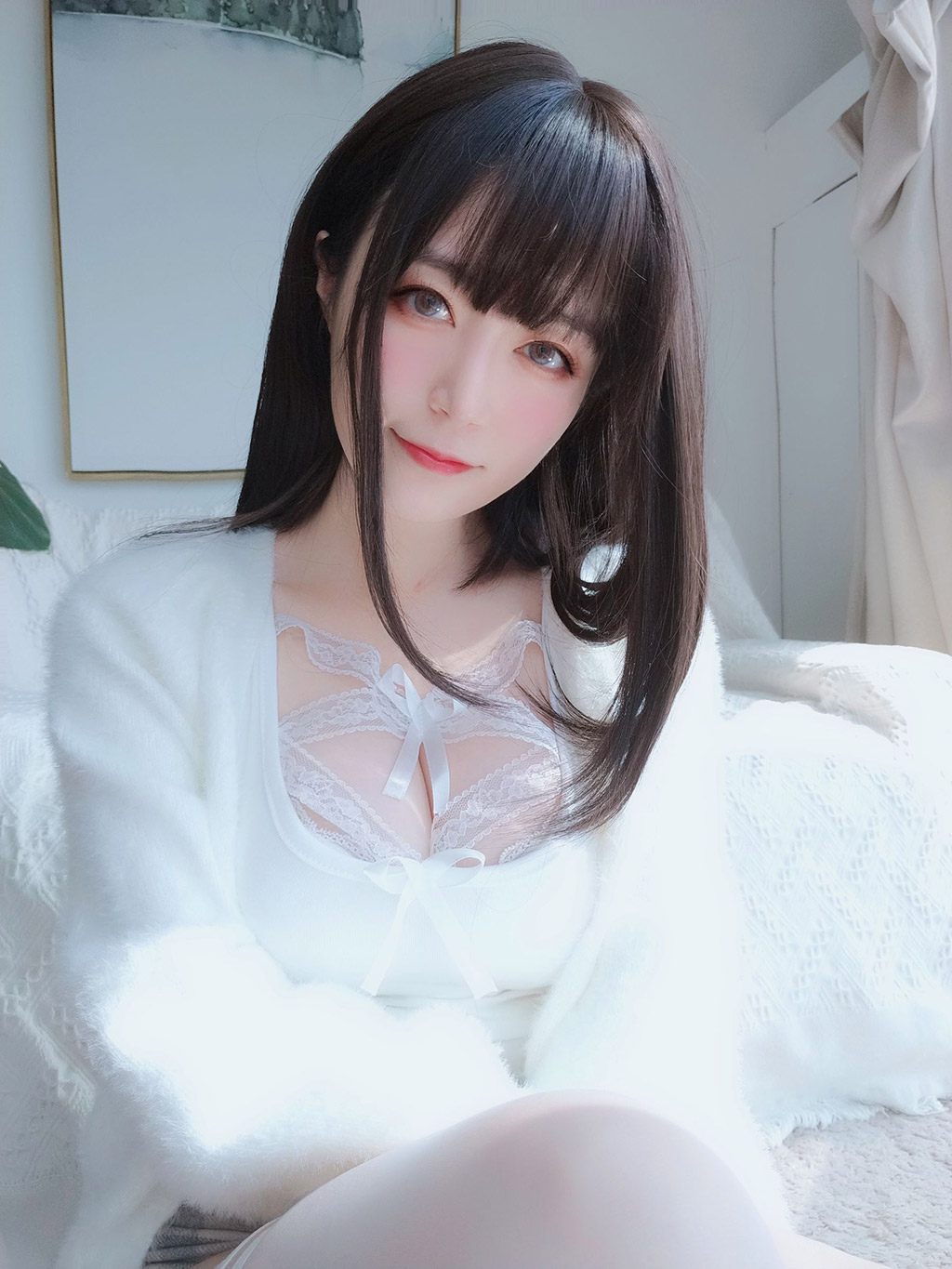 Coser小姐姐白银白蕾丝 写真套图