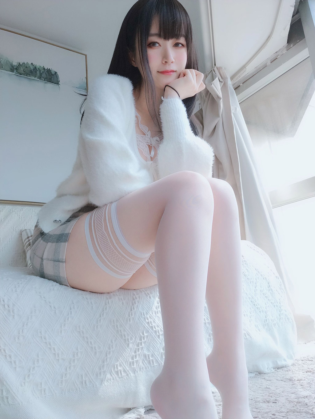 Coser小姐姐白银白蕾丝 写真套图