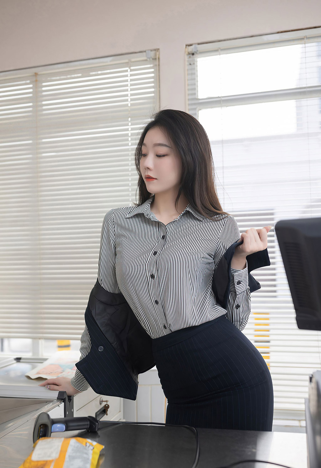 安然Maleah便利店职员主题写真