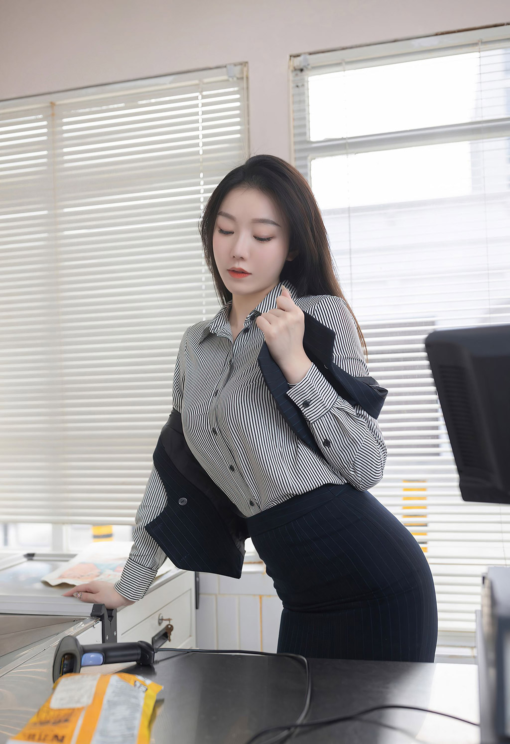 安然Maleah便利店职员主题写真