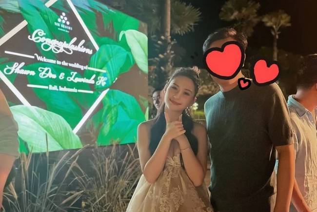 何超莲窦骁婚礼欢迎晚宴现场曝光 准新娘满脸幸福