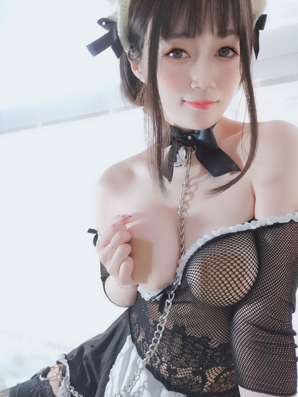 福利白银COS女仆有人娇躯