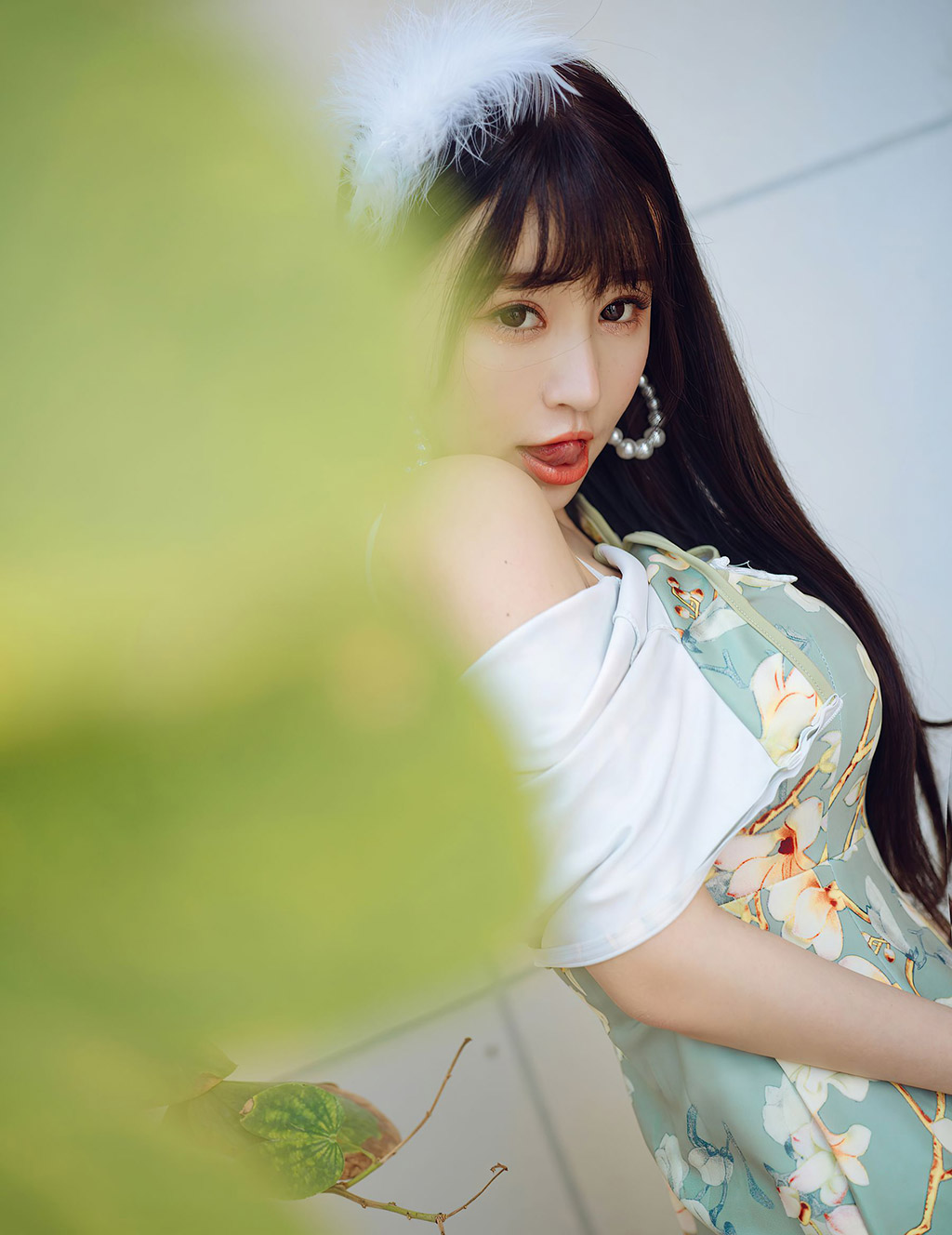 朱可儿Flower典雅的韵致青瓷色旗袍