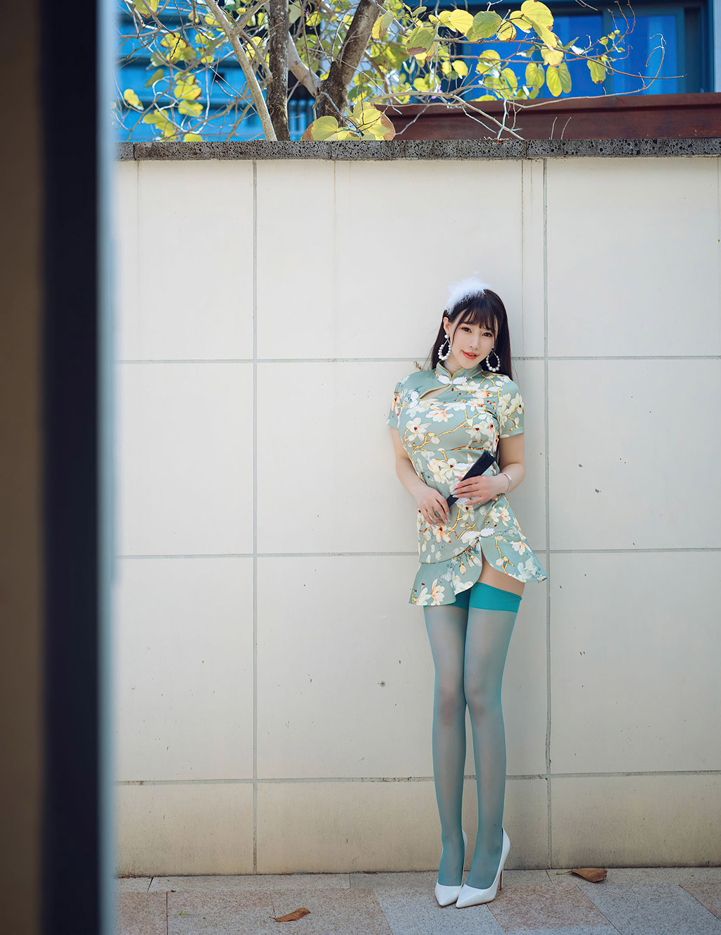 朱可儿Flower典雅的韵致青瓷色旗袍