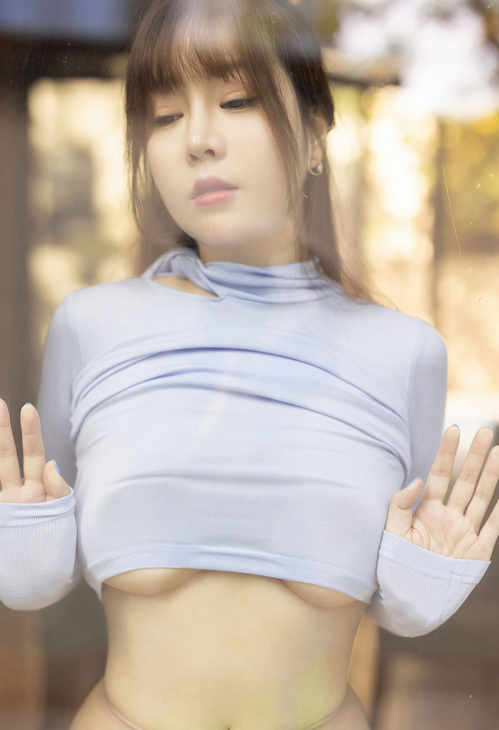 王雨纯牛仔裤与朦胧丝袜丰腴姿态熟女气息动人