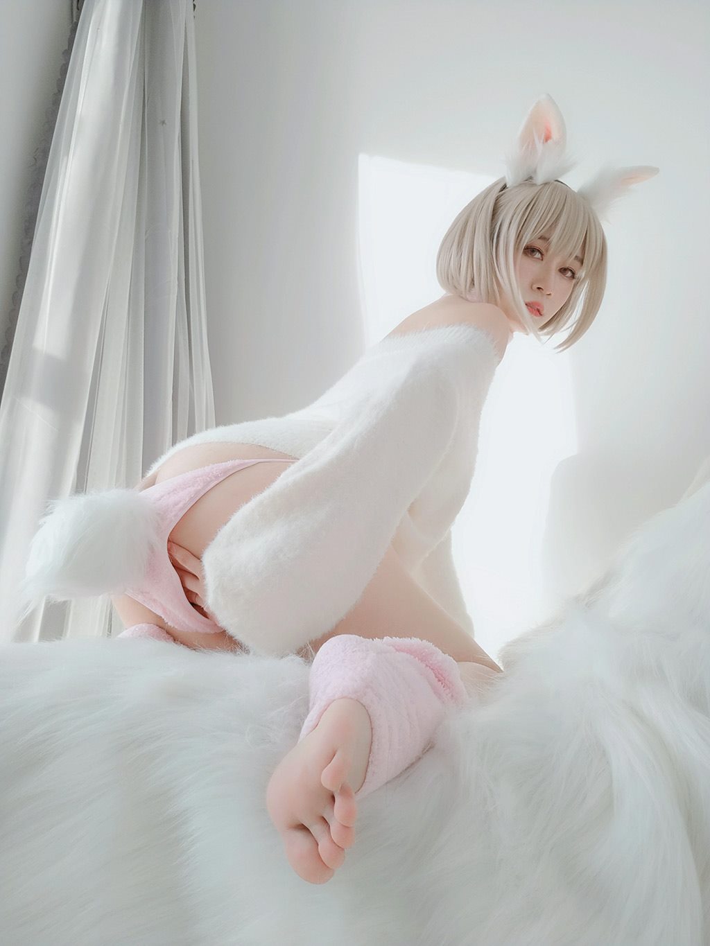 性感少女白银81白色毛衣加粉色内衣性感私房写真集
