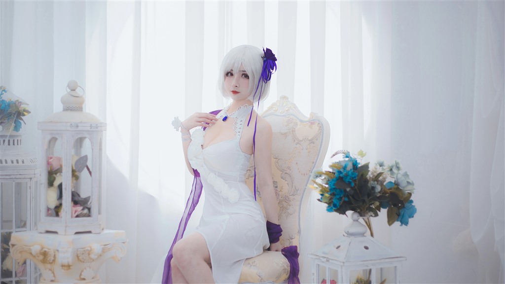 天狼星rioko凉凉子白色吊脖紧身连衣裙性感私房写真集