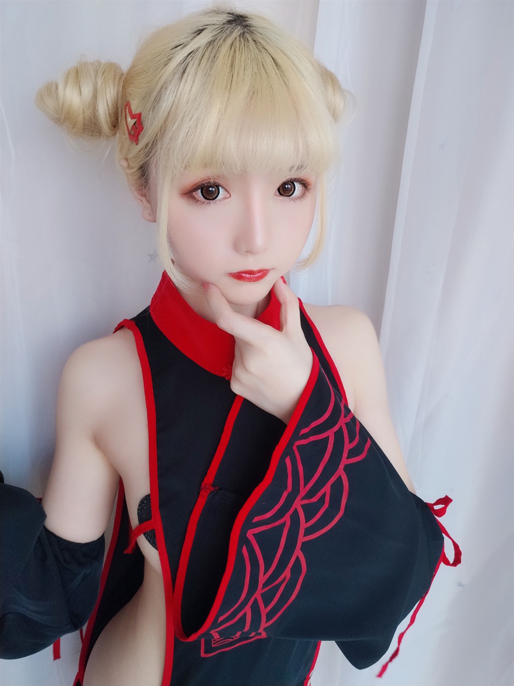 网红小萝莉星之迟迟幼齿僵尸包黑色情趣旗袍加黑色渔网袜性感私房写真集