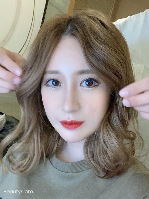 隐藏版！E罩杯白皙美腿辣妹“柊可怜”不定期出没暗黑界！