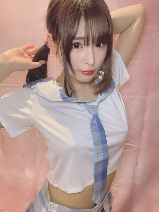辣妹校正回归！E罩杯刺青美少女“叶月蕾菈”改名换造型狂吸上万粉丝回流！