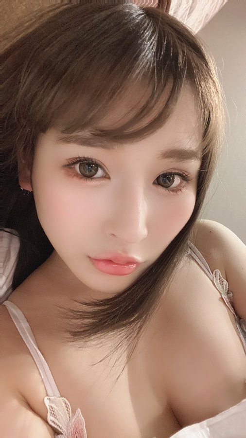 辣妹校正回归！E罩杯刺青美少女“叶月蕾菈”改名换造型狂吸上万粉丝回流！