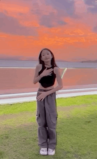 李小鹏为7岁儿子庆生 亲手准备生日惊喜画面温馨