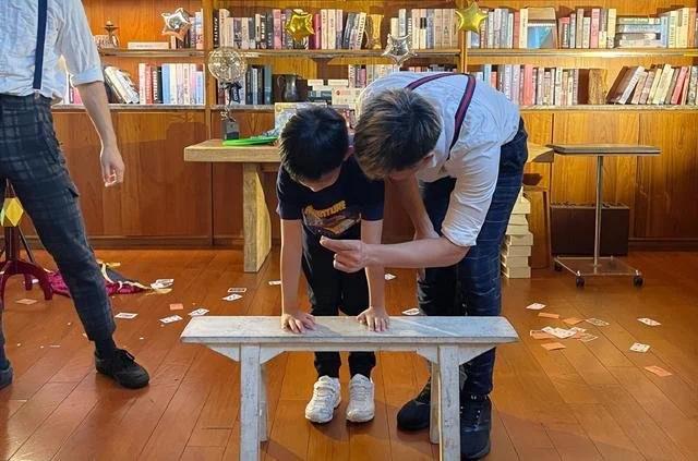 汪小菲曝光子女 大S将起诉汪小菲曝光孩子正面照