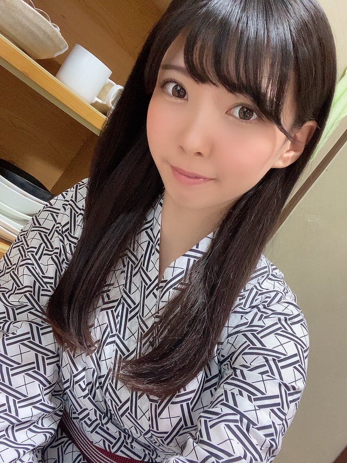 性感甜美！D罩杯美乳素人“花井滴”推特除了福利美照还有小宠猪！