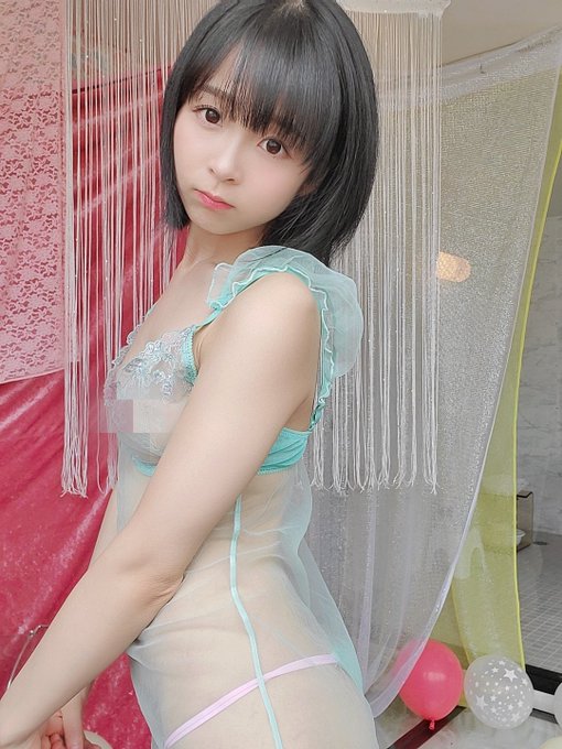 假清纯派！E罩杯运动全能女大学生“日向夏”AV出道想排解深层欲望！
