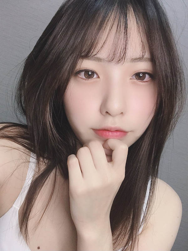 和服老店千金！ C罩杯白净美少女「白桃花」AV出道自曝：高二就决定好了。