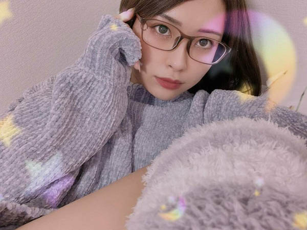 解除封印！ 20岁美少女「东条夏」转型拍片机器，未来一个月将狂发18片新作！