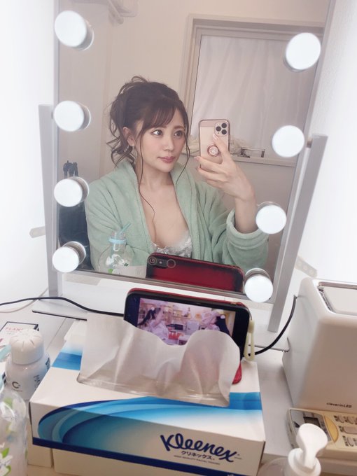 AV狂热少女！ 最正F罩杯AV女店员「佐藤花」AV出道、自曝看过2千部以上A片！