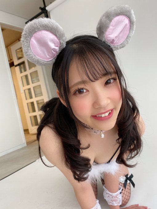 告别鼠年! 青春美少女新人「二叶绘麻」扮成性感小老鼠献上酥胸挥别2020!