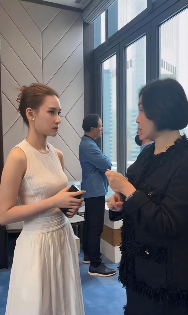 赌王三太成立粤剧艺术团 二房四房全家道贺感情好
