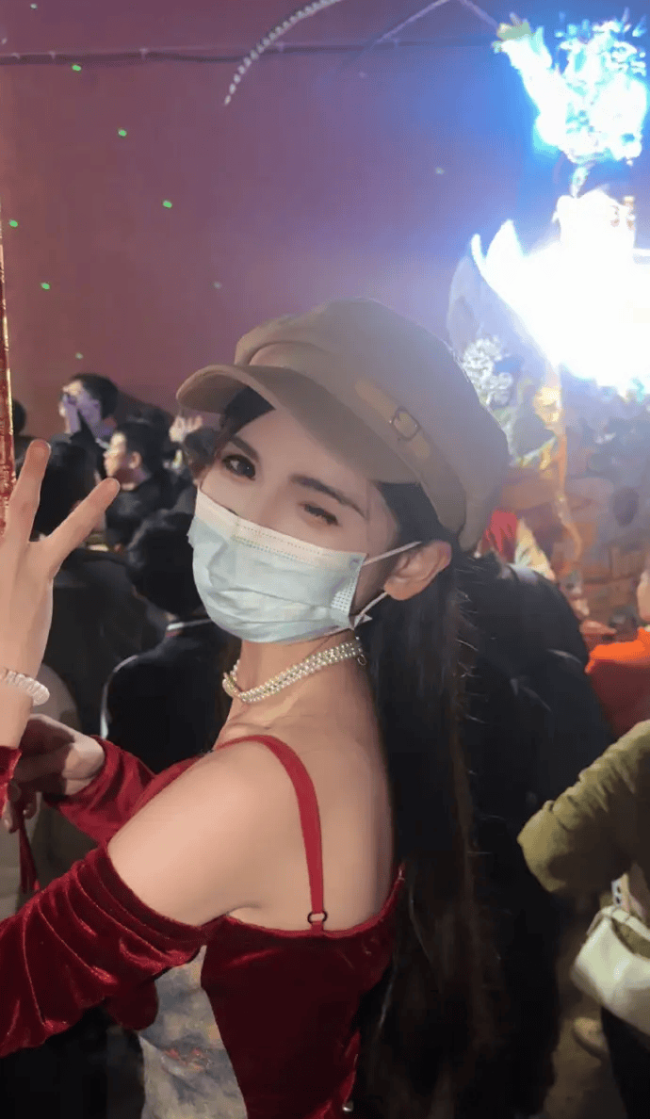网红“狗头萝莉”招聘薪资待遇引争议 本人回应