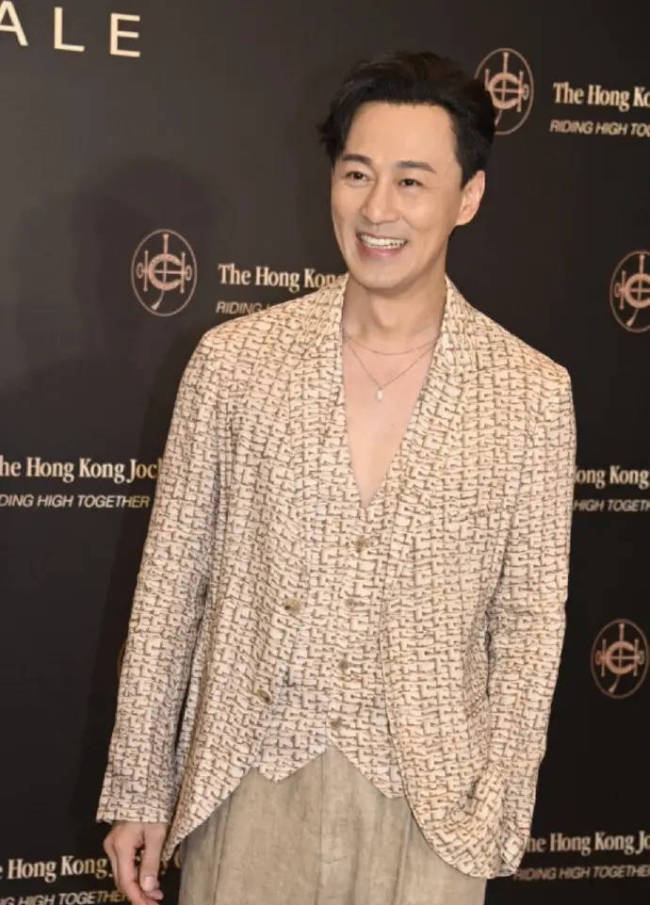 林峯回应送女儿读骑术学校 否认老婆是富二代