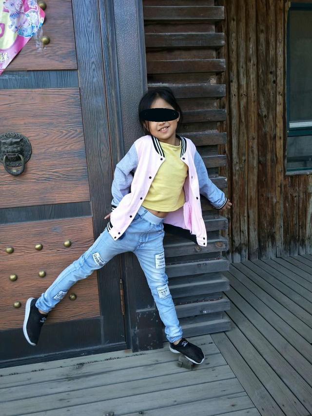 13岁男孩性侵未遂7刀残杀女童,用水泥块压尸体,受害者母亲爆料:我女儿尸骨未寒,他父母为他收容所庆生