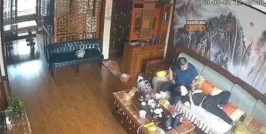 公公欺负儿媳致命视频流出