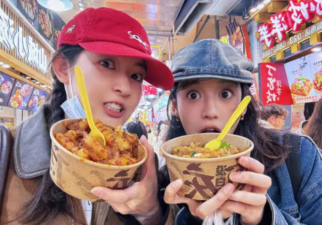 王玉雯杨玏疑似分手！女方好友称“包单身的” 