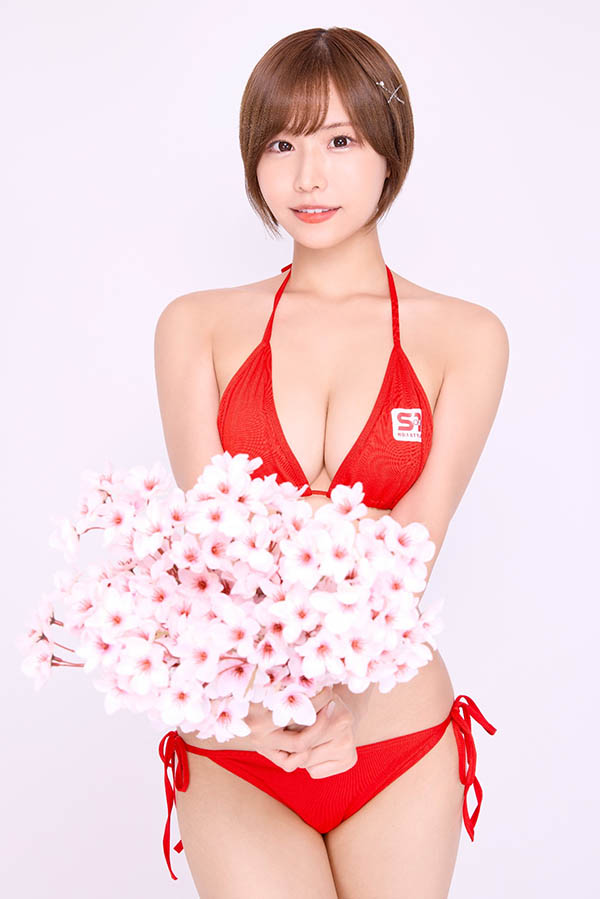 两张照片，猜测本郷爱的近况。