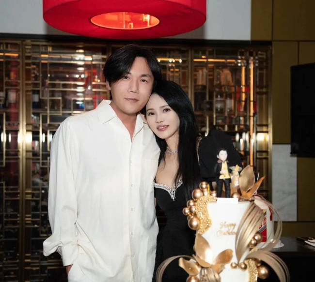 伊能静发长文为秦昊庆生 否认二人婚变传闻