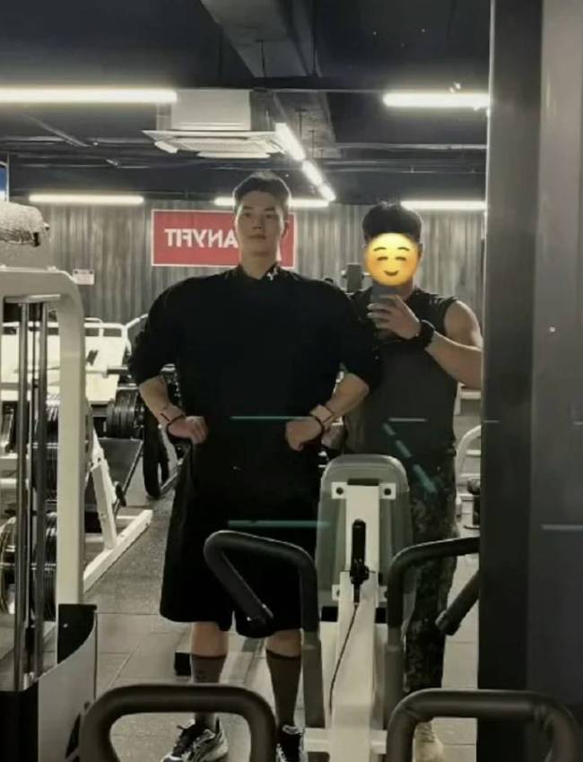 演员宋江晒健身照被评太壮 曾被经纪公司禁止健身