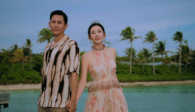 秋瓷炫与老公去马尔代夫看海！夫妻俩合影好浪漫