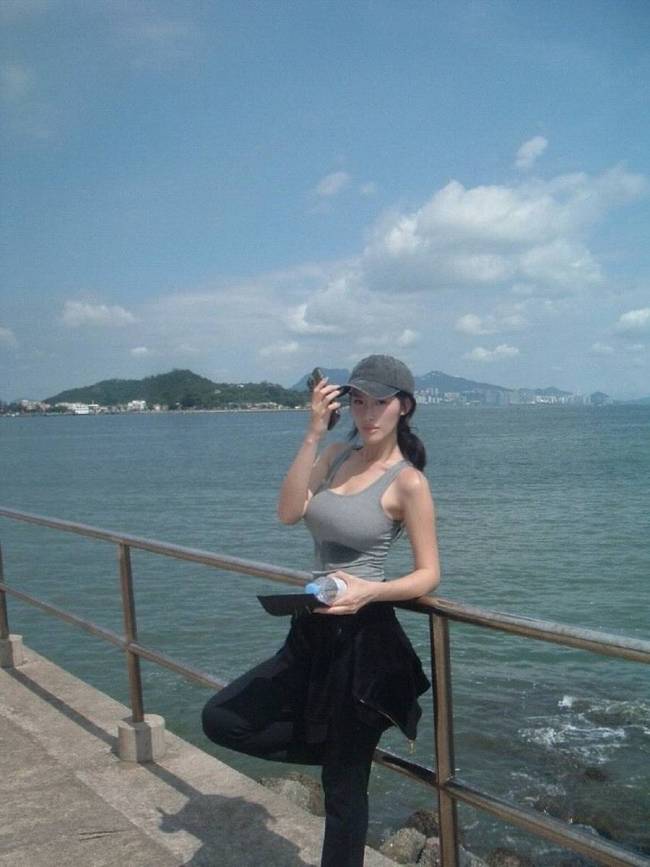 郭珮文晒登山照！秒变运动系美女香汗淋漓身材火辣