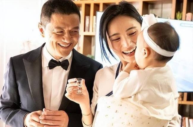 李亚鹏与妻子海哈金喜官宣离婚 婚姻仅维系三年