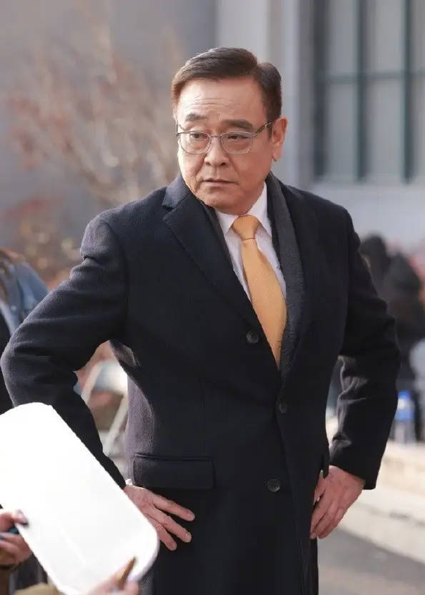 尔冬升称金像奖拉赞助困难 :可能要缩小规模举办