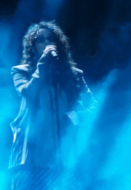 陈粒演出时耳机爆炸!直言将开始减少舞台工作