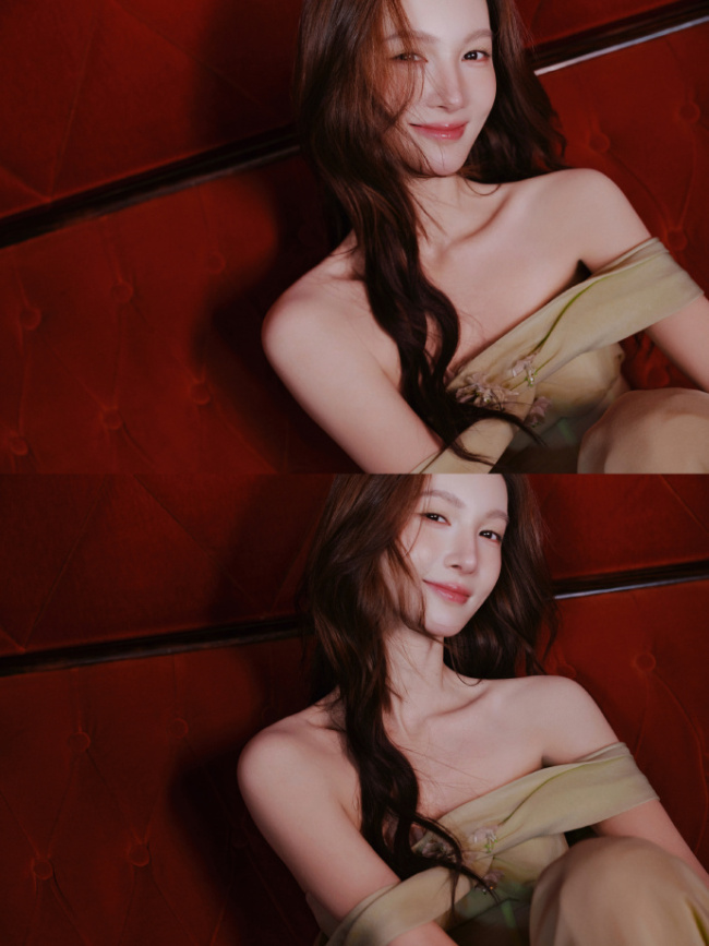 金晨穿纱裙清新梦幻 肌肤白皙眼神慵懒魅力四射