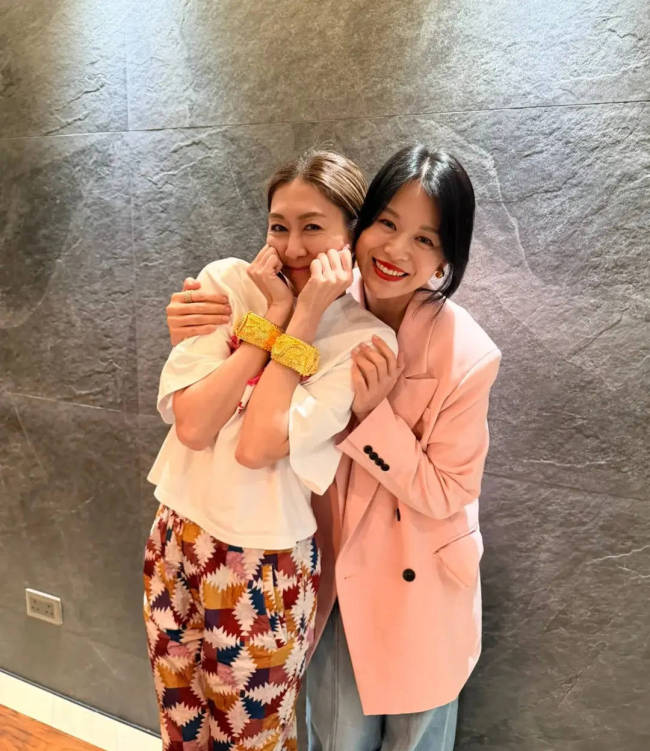 胡定欣否认怀孕！直言没生孩子压力 享受二人世界