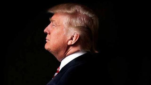 一夜之间，美国确诊人数差点翻倍 还甩锅中国？