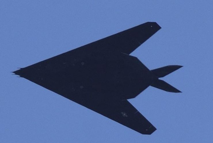 美军退役的F-117出现在“星球大战”峡谷，这是干啥呢？