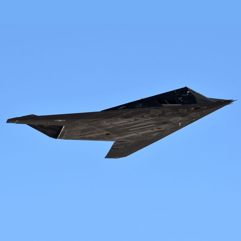 美军退役的F-117出现在“星球大战”峡谷，这是干啥呢？