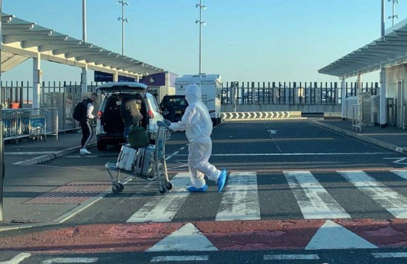 英国首相约翰逊喊话民众:要不待在家里,要不警察来找你 英国首相约翰逊喊话民众:要不待在家里,要不警察来找你