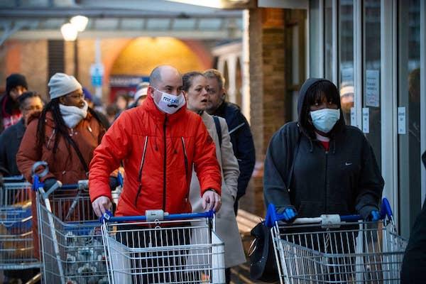 英国首相约翰逊喊话民众:要不待在家里,要不警察来找你 英国首相约翰逊喊话民众:要不待在家里,要不警察来找你